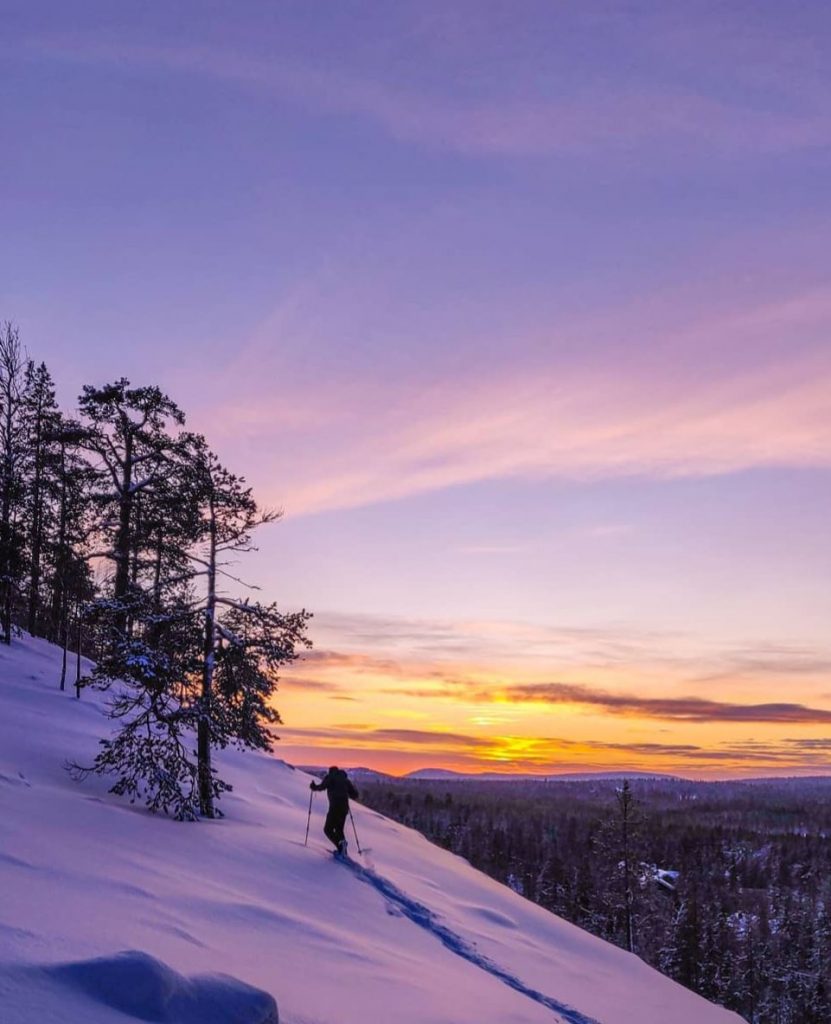 Joulun aikana Lappi tarjoaa uskomattomia värejä.
